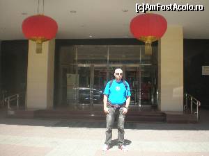 [P01] In fata unui complex comercial » foto by robert
 - 
<span class="allrVoted glyphicon glyphicon-heart hidden" id="av584300"></span>
<a class="m-l-10 hidden" id="sv584300" onclick="voting_Foto_DelVot(,584300,6234)" role="button">șterge vot <span class="glyphicon glyphicon-remove"></span></a>
<a id="v9584300" class=" c-red"  onclick="voting_Foto_SetVot(584300)" role="button"><span class="glyphicon glyphicon-heart-empty"></span> <b>LIKE</b> = Votează poza</a> <img class="hidden"  id="f584300W9" src="/imagini/loader.gif" border="0" /><span class="AjErrMes hidden" id="e584300ErM"></span>