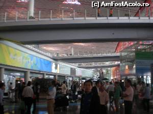 [P01] prin aeroportul din Beijing » foto by robert
 - 
<span class="allrVoted glyphicon glyphicon-heart hidden" id="av589480"></span>
<a class="m-l-10 hidden" id="sv589480" onclick="voting_Foto_DelVot(,589480,6234)" role="button">șterge vot <span class="glyphicon glyphicon-remove"></span></a>
<a id="v9589480" class=" c-red"  onclick="voting_Foto_SetVot(589480)" role="button"><span class="glyphicon glyphicon-heart-empty"></span> <b>LIKE</b> = Votează poza</a> <img class="hidden"  id="f589480W9" src="/imagini/loader.gif" border="0" /><span class="AjErrMes hidden" id="e589480ErM"></span>