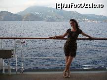 [P10] pe vapor ....in fata insulei Capri » foto by Emma M
 - 
<span class="allrVoted glyphicon glyphicon-heart hidden" id="av91501"></span>
<a class="m-l-10 hidden" id="sv91501" onclick="voting_Foto_DelVot(,91501,6238)" role="button">șterge vot <span class="glyphicon glyphicon-remove"></span></a>
<a id="v991501" class=" c-red"  onclick="voting_Foto_SetVot(91501)" role="button"><span class="glyphicon glyphicon-heart-empty"></span> <b>LIKE</b> = Votează poza</a> <img class="hidden"  id="f91501W9" src="/imagini/loader.gif" border="0" /><span class="AjErrMes hidden" id="e91501ErM"></span>