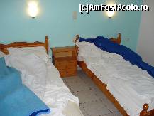 [P13] Dormitorul cu paturi single micut si comod scuzati deranjul » foto by ionescunic
 - 
<span class="allrVoted glyphicon glyphicon-heart hidden" id="av92045"></span>
<a class="m-l-10 hidden" id="sv92045" onclick="voting_Foto_DelVot(,92045,6262)" role="button">șterge vot <span class="glyphicon glyphicon-remove"></span></a>
<a id="v992045" class=" c-red"  onclick="voting_Foto_SetVot(92045)" role="button"><span class="glyphicon glyphicon-heart-empty"></span> <b>LIKE</b> = Votează poza</a> <img class="hidden"  id="f92045W9" src="/imagini/loader.gif" border="0" /><span class="AjErrMes hidden" id="e92045ErM"></span>
