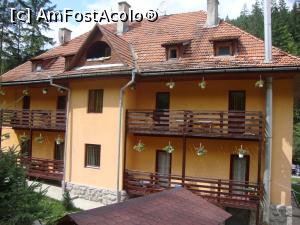 [P08] Vila nr. 9 Tușnad 1 - noi ne-am cazat la etajul unu pe această parte.  » foto by Floryn81
 - 
<span class="allrVoted glyphicon glyphicon-heart hidden" id="av737245"></span>
<a class="m-l-10 hidden" id="sv737245" onclick="voting_Foto_DelVot(,737245,6265)" role="button">șterge vot <span class="glyphicon glyphicon-remove"></span></a>
<a id="v9737245" class=" c-red"  onclick="voting_Foto_SetVot(737245)" role="button"><span class="glyphicon glyphicon-heart-empty"></span> <b>LIKE</b> = Votează poza</a> <img class="hidden"  id="f737245W9" src="/imagini/loader.gif" border="0" /><span class="AjErrMes hidden" id="e737245ErM"></span>