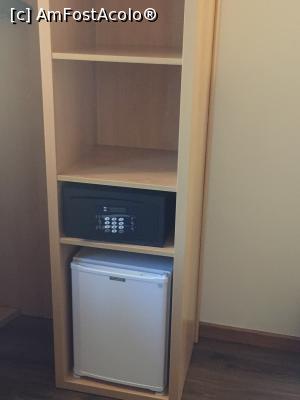 [P03] camera - dulap, seif, frigider cu minibar » foto by Dan&Ema
 - 
<span class="allrVoted glyphicon glyphicon-heart hidden" id="av871157"></span>
<a class="m-l-10 hidden" id="sv871157" onclick="voting_Foto_DelVot(,871157,6289)" role="button">șterge vot <span class="glyphicon glyphicon-remove"></span></a>
<a id="v9871157" class=" c-red"  onclick="voting_Foto_SetVot(871157)" role="button"><span class="glyphicon glyphicon-heart-empty"></span> <b>LIKE</b> = Votează poza</a> <img class="hidden"  id="f871157W9" src="/imagini/loader.gif" border="0" /><span class="AjErrMes hidden" id="e871157ErM"></span>