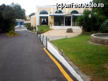 [P11] Park Hotel Corfu - pe drumul de la hotel spre strada principala in Gouvia » foto by miaboro
 - 
<span class="allrVoted glyphicon glyphicon-heart hidden" id="av494473"></span>
<a class="m-l-10 hidden" id="sv494473" onclick="voting_Foto_DelVot(,494473,6311)" role="button">șterge vot <span class="glyphicon glyphicon-remove"></span></a>
<a id="v9494473" class=" c-red"  onclick="voting_Foto_SetVot(494473)" role="button"><span class="glyphicon glyphicon-heart-empty"></span> <b>LIKE</b> = Votează poza</a> <img class="hidden"  id="f494473W9" src="/imagini/loader.gif" border="0" /><span class="AjErrMes hidden" id="e494473ErM"></span>