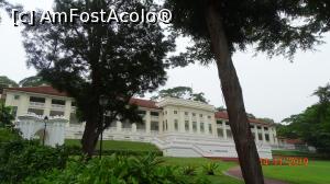 [P22] Fort Canning Center, privit din spate, de pe aleile din Spice Garden. Se vede o bucatica din pajistea Fort Canning Green si Memorialul dedicate lui Brooke Napier » foto by mecut
 - 
<span class="allrVoted glyphicon glyphicon-heart hidden" id="av1141292"></span>
<a class="m-l-10 hidden" id="sv1141292" onclick="voting_Foto_DelVot(,1141292,6314)" role="button">șterge vot <span class="glyphicon glyphicon-remove"></span></a>
<a id="v91141292" class=" c-red"  onclick="voting_Foto_SetVot(1141292)" role="button"><span class="glyphicon glyphicon-heart-empty"></span> <b>LIKE</b> = Votează poza</a> <img class="hidden"  id="f1141292W9" src="/imagini/loader.gif" border="0" /><span class="AjErrMes hidden" id="e1141292ErM"></span>