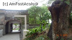 [P25] Fort Gate si un copacel mai batran.  » foto by mecut
 - 
<span class="allrVoted glyphicon glyphicon-heart hidden" id="av1141295"></span>
<a class="m-l-10 hidden" id="sv1141295" onclick="voting_Foto_DelVot(,1141295,6314)" role="button">șterge vot <span class="glyphicon glyphicon-remove"></span></a>
<a id="v91141295" class=" c-red"  onclick="voting_Foto_SetVot(1141295)" role="button"><span class="glyphicon glyphicon-heart-empty"></span> <b>LIKE</b> = Votează poza</a> <img class="hidden"  id="f1141295W9" src="/imagini/loader.gif" border="0" /><span class="AjErrMes hidden" id="e1141295ErM"></span>