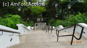 [P39] Scarile ce coboara din Raffles Garden spre centrul oresului.  » foto by mecut
 - 
<span class="allrVoted glyphicon glyphicon-heart hidden" id="av1141309"></span>
<a class="m-l-10 hidden" id="sv1141309" onclick="voting_Foto_DelVot(,1141309,6314)" role="button">șterge vot <span class="glyphicon glyphicon-remove"></span></a>
<a id="v91141309" class=" c-red"  onclick="voting_Foto_SetVot(1141309)" role="button"><span class="glyphicon glyphicon-heart-empty"></span> <b>LIKE</b> = Votează poza</a> <img class="hidden"  id="f1141309W9" src="/imagini/loader.gif" border="0" /><span class="AjErrMes hidden" id="e1141309ErM"></span>
