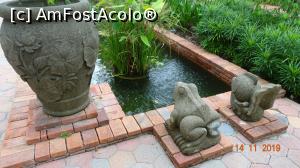 [P46] Sculpturi pe malul bazinelor cu apa din Sang Nila Garden » foto by mecut
 - 
<span class="allrVoted glyphicon glyphicon-heart hidden" id="av1141316"></span>
<a class="m-l-10 hidden" id="sv1141316" onclick="voting_Foto_DelVot(,1141316,6314)" role="button">șterge vot <span class="glyphicon glyphicon-remove"></span></a>
<a id="v91141316" class=" c-red"  onclick="voting_Foto_SetVot(1141316)" role="button"><span class="glyphicon glyphicon-heart-empty"></span> <b>LIKE</b> = Votează poza</a> <img class="hidden"  id="f1141316W9" src="/imagini/loader.gif" border="0" /><span class="AjErrMes hidden" id="e1141316ErM"></span>