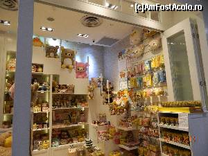 [P43] shop in aeroport » foto by andreea72
 - 
<span class="allrVoted glyphicon glyphicon-heart hidden" id="av504908"></span>
<a class="m-l-10 hidden" id="sv504908" onclick="voting_Foto_DelVot(,504908,6314)" role="button">șterge vot <span class="glyphicon glyphicon-remove"></span></a>
<a id="v9504908" class=" c-red"  onclick="voting_Foto_SetVot(504908)" role="button"><span class="glyphicon glyphicon-heart-empty"></span> <b>LIKE</b> = Votează poza</a> <img class="hidden"  id="f504908W9" src="/imagini/loader.gif" border="0" /><span class="AjErrMes hidden" id="e504908ErM"></span>