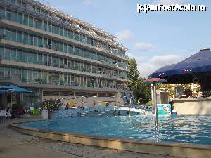 [P05] Piscina spre seara.  » foto by alinafulg
 - 
<span class="allrVoted glyphicon glyphicon-heart hidden" id="av502211"></span>
<a class="m-l-10 hidden" id="sv502211" onclick="voting_Foto_DelVot(,502211,6316)" role="button">șterge vot <span class="glyphicon glyphicon-remove"></span></a>
<a id="v9502211" class=" c-red"  onclick="voting_Foto_SetVot(502211)" role="button"><span class="glyphicon glyphicon-heart-empty"></span> <b>LIKE</b> = Votează poza</a> <img class="hidden"  id="f502211W9" src="/imagini/loader.gif" border="0" /><span class="AjErrMes hidden" id="e502211ErM"></span>