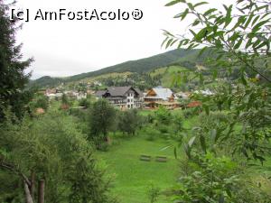 [P01] Casa Elvira, văzută de pe deal; În prim plan, se vede zona lor de relaxare, cea „ascunsă” » foto by crismis
 - 
<span class="allrVoted glyphicon glyphicon-heart hidden" id="av781966"></span>
<a class="m-l-10 hidden" id="sv781966" onclick="voting_Foto_DelVot(,781966,6318)" role="button">șterge vot <span class="glyphicon glyphicon-remove"></span></a>
<a id="v9781966" class=" c-red"  onclick="voting_Foto_SetVot(781966)" role="button"><span class="glyphicon glyphicon-heart-empty"></span> <b>LIKE</b> = Votează poza</a> <img class="hidden"  id="f781966W9" src="/imagini/loader.gif" border="0" /><span class="AjErrMes hidden" id="e781966ErM"></span>