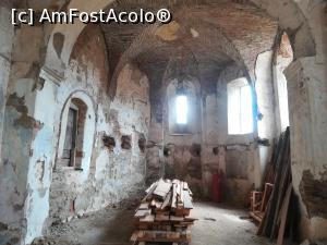 [P20] Interiorul bisericii, locul unde se afla altarul » foto by Mika
 - 
<span class="allrVoted glyphicon glyphicon-heart hidden" id="av1095388"></span>
<a class="m-l-10 hidden" id="sv1095388" onclick="voting_Foto_DelVot(,1095388,6324)" role="button">șterge vot <span class="glyphicon glyphicon-remove"></span></a>
<a id="v91095388" class=" c-red"  onclick="voting_Foto_SetVot(1095388)" role="button"><span class="glyphicon glyphicon-heart-empty"></span> <b>LIKE</b> = Votează poza</a> <img class="hidden"  id="f1095388W9" src="/imagini/loader.gif" border="0" /><span class="AjErrMes hidden" id="e1095388ErM"></span>