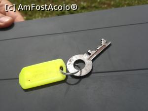 [P25] Cheia veche de peste o sută de ani cu care se deschide ușa scărilor din Turnul Clopotelor » foto by Mika
 - 
<span class="allrVoted glyphicon glyphicon-heart hidden" id="av1095393"></span>
<a class="m-l-10 hidden" id="sv1095393" onclick="voting_Foto_DelVot(,1095393,6324)" role="button">șterge vot <span class="glyphicon glyphicon-remove"></span></a>
<a id="v91095393" class=" c-red"  onclick="voting_Foto_SetVot(1095393)" role="button"><span class="glyphicon glyphicon-heart-empty"></span> <b>LIKE</b> = Votează poza</a> <img class="hidden"  id="f1095393W9" src="/imagini/loader.gif" border="0" /><span class="AjErrMes hidden" id="e1095393ErM"></span>