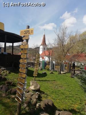 [P10] In curtea muzeului sunt o sumedenie de placute cu localitati din Europa, de unde au sosit vizitatori. » foto by dorgo
 - 
<span class="allrVoted glyphicon glyphicon-heart hidden" id="av1230613"></span>
<a class="m-l-10 hidden" id="sv1230613" onclick="voting_Foto_DelVot(,1230613,6324)" role="button">șterge vot <span class="glyphicon glyphicon-remove"></span></a>
<a id="v91230613" class=" c-red"  onclick="voting_Foto_SetVot(1230613)" role="button"><span class="glyphicon glyphicon-heart-empty"></span> <b>LIKE</b> = Votează poza</a> <img class="hidden"  id="f1230613W9" src="/imagini/loader.gif" border="0" /><span class="AjErrMes hidden" id="e1230613ErM"></span>