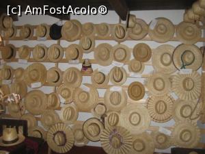 [P12] In interiorul muzeului palariilor de paie » foto by dorgo
 - 
<span class="allrVoted glyphicon glyphicon-heart hidden" id="av1230615"></span>
<a class="m-l-10 hidden" id="sv1230615" onclick="voting_Foto_DelVot(,1230615,6324)" role="button">șterge vot <span class="glyphicon glyphicon-remove"></span></a>
<a id="v91230615" class=" c-red"  onclick="voting_Foto_SetVot(1230615)" role="button"><span class="glyphicon glyphicon-heart-empty"></span> <b>LIKE</b> = Votează poza</a> <img class="hidden"  id="f1230615W9" src="/imagini/loader.gif" border="0" /><span class="AjErrMes hidden" id="e1230615ErM"></span>