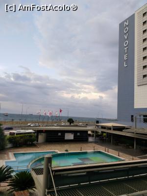 [P03] Ibis Istanbul Zeytinburnu - vedere pe geamul camerei spre piscina si vecinul Novotel (piscina e a vecinului, din câte știu are și Ibis acces dar contra cost)  » foto by calator65
 - 
<span class="allrVoted glyphicon glyphicon-heart hidden" id="av1133222"></span>
<a class="m-l-10 hidden" id="sv1133222" onclick="voting_Foto_DelVot(,1133222,6328)" role="button">șterge vot <span class="glyphicon glyphicon-remove"></span></a>
<a id="v91133222" class=" c-red"  onclick="voting_Foto_SetVot(1133222)" role="button"><span class="glyphicon glyphicon-heart-empty"></span> <b>LIKE</b> = Votează poza</a> <img class="hidden"  id="f1133222W9" src="/imagini/loader.gif" border="0" /><span class="AjErrMes hidden" id="e1133222ErM"></span>