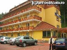 [P02] Hotelul Lacu Rosu are 3 etaje si mansarda, foarte frumos. » foto by mcosmin
 - 
<span class="allrVoted glyphicon glyphicon-heart hidden" id="av221031"></span>
<a class="m-l-10 hidden" id="sv221031" onclick="voting_Foto_DelVot(,221031,6333)" role="button">șterge vot <span class="glyphicon glyphicon-remove"></span></a>
<a id="v9221031" class=" c-red"  onclick="voting_Foto_SetVot(221031)" role="button"><span class="glyphicon glyphicon-heart-empty"></span> <b>LIKE</b> = Votează poza</a> <img class="hidden"  id="f221031W9" src="/imagini/loader.gif" border="0" /><span class="AjErrMes hidden" id="e221031ErM"></span>