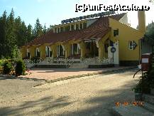 [P04] Vedere din fata a restaurantului Hotelului Lacu Rosu » foto by mcosmin
 - 
<span class="allrVoted glyphicon glyphicon-heart hidden" id="av221033"></span>
<a class="m-l-10 hidden" id="sv221033" onclick="voting_Foto_DelVot(,221033,6333)" role="button">șterge vot <span class="glyphicon glyphicon-remove"></span></a>
<a id="v9221033" class=" c-red"  onclick="voting_Foto_SetVot(221033)" role="button"><span class="glyphicon glyphicon-heart-empty"></span> <b>LIKE</b> = Votează poza</a> <img class="hidden"  id="f221033W9" src="/imagini/loader.gif" border="0" /><span class="AjErrMes hidden" id="e221033ErM"></span>