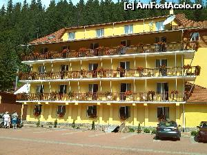 [P03] Hotel Lacul Rosu » foto by marian68
 - 
<span class="allrVoted glyphicon glyphicon-heart hidden" id="av551610"></span>
<a class="m-l-10 hidden" id="sv551610" onclick="voting_Foto_DelVot(,551610,6333)" role="button">șterge vot <span class="glyphicon glyphicon-remove"></span></a>
<a id="v9551610" class=" c-red"  onclick="voting_Foto_SetVot(551610)" role="button"><span class="glyphicon glyphicon-heart-empty"></span> <b>LIKE</b> = Votează poza</a> <img class="hidden"  id="f551610W9" src="/imagini/loader.gif" border="0" /><span class="AjErrMes hidden" id="e551610ErM"></span>