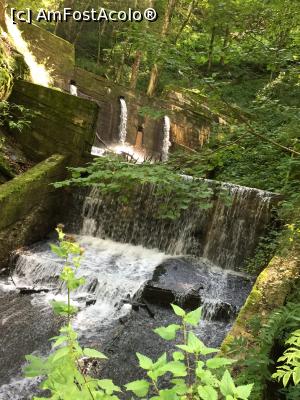[P07] Cascada Ropote, partea inferioara » foto by Dan&Ema
 - 
<span class="allrVoted glyphicon glyphicon-heart hidden" id="av791341"></span>
<a class="m-l-10 hidden" id="sv791341" onclick="voting_Foto_DelVot(,791341,6368)" role="button">șterge vot <span class="glyphicon glyphicon-remove"></span></a>
<a id="v9791341" class=" c-red"  onclick="voting_Foto_SetVot(791341)" role="button"><span class="glyphicon glyphicon-heart-empty"></span> <b>LIKE</b> = Votează poza</a> <img class="hidden"  id="f791341W9" src="/imagini/loader.gif" border="0" /><span class="AjErrMes hidden" id="e791341ErM"></span>