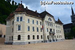 [P13] Vaduz, Liechtenstein. Pietonalul central, Regierungsgebäude Vaduz, Clădirea Guvernului » foto by unq
 - 
<span class="allrVoted glyphicon glyphicon-heart hidden" id="av479128"></span>
<a class="m-l-10 hidden" id="sv479128" onclick="voting_Foto_DelVot(,479128,6372)" role="button">șterge vot <span class="glyphicon glyphicon-remove"></span></a>
<a id="v9479128" class=" c-red"  onclick="voting_Foto_SetVot(479128)" role="button"><span class="glyphicon glyphicon-heart-empty"></span> <b>LIKE</b> = Votează poza</a> <img class="hidden"  id="f479128W9" src="/imagini/loader.gif" border="0" /><span class="AjErrMes hidden" id="e479128ErM"></span>