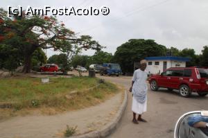 [P11] O secvență din suburbia Zanzibarului.  » foto by glcitizen
 - 
<span class="allrVoted glyphicon glyphicon-heart hidden" id="av995002"></span>
<a class="m-l-10 hidden" id="sv995002" onclick="voting_Foto_DelVot(,995002,6379)" role="button">șterge vot <span class="glyphicon glyphicon-remove"></span></a>
<a id="v9995002" class=" c-red"  onclick="voting_Foto_SetVot(995002)" role="button"><span class="glyphicon glyphicon-heart-empty"></span> <b>LIKE</b> = Votează poza</a> <img class="hidden"  id="f995002W9" src="/imagini/loader.gif" border="0" /><span class="AjErrMes hidden" id="e995002ErM"></span>