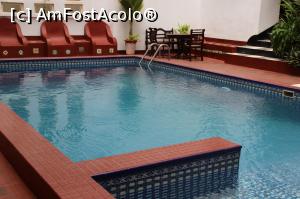 [P12] Piscina care atrage multe amintiri pentru turiști.  » foto by glcitizen
 - 
<span class="allrVoted glyphicon glyphicon-heart hidden" id="av996635"></span>
<a class="m-l-10 hidden" id="sv996635" onclick="voting_Foto_DelVot(,996635,6379)" role="button">șterge vot <span class="glyphicon glyphicon-remove"></span></a>
<a id="v9996635" class=" c-red"  onclick="voting_Foto_SetVot(996635)" role="button"><span class="glyphicon glyphicon-heart-empty"></span> <b>LIKE</b> = Votează poza</a> <img class="hidden"  id="f996635W9" src="/imagini/loader.gif" border="0" /><span class="AjErrMes hidden" id="e996635ErM"></span>