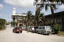 [P10] Stone Town-Fortul oman » foto by mariarosa
 - 
<span class="allrVoted glyphicon glyphicon-heart hidden" id="av99023"></span>
<a class="m-l-10 hidden" id="sv99023" onclick="voting_Foto_DelVot(,99023,6379)" role="button">șterge vot <span class="glyphicon glyphicon-remove"></span></a>
<a id="v999023" class=" c-red"  onclick="voting_Foto_SetVot(99023)" role="button"><span class="glyphicon glyphicon-heart-empty"></span> <b>LIKE</b> = Votează poza</a> <img class="hidden"  id="f99023W9" src="/imagini/loader.gif" border="0" /><span class="AjErrMes hidden" id="e99023ErM"></span>