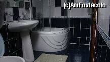 [P11] Cabina de dus, dupa cum se observa , spatiul e destul de generos » foto by kelyboy
 - 
<span class="allrVoted glyphicon glyphicon-heart hidden" id="av287121"></span>
<a class="m-l-10 hidden" id="sv287121" onclick="voting_Foto_DelVot(,287121,6399)" role="button">șterge vot <span class="glyphicon glyphicon-remove"></span></a>
<a id="v9287121" class=" c-red"  onclick="voting_Foto_SetVot(287121)" role="button"><span class="glyphicon glyphicon-heart-empty"></span> <b>LIKE</b> = Votează poza</a> <img class="hidden"  id="f287121W9" src="/imagini/loader.gif" border="0" /><span class="AjErrMes hidden" id="e287121ErM"></span>