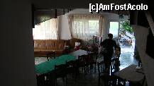 [P21] Sala de mese -livingul, pe usa deschisa se observa mica terasa a pensiunii. » foto by kelyboy
 - 
<span class="allrVoted glyphicon glyphicon-heart hidden" id="av287131"></span>
<a class="m-l-10 hidden" id="sv287131" onclick="voting_Foto_DelVot(,287131,6399)" role="button">șterge vot <span class="glyphicon glyphicon-remove"></span></a>
<a id="v9287131" class=" c-red"  onclick="voting_Foto_SetVot(287131)" role="button"><span class="glyphicon glyphicon-heart-empty"></span> <b>LIKE</b> = Votează poza</a> <img class="hidden"  id="f287131W9" src="/imagini/loader.gif" border="0" /><span class="AjErrMes hidden" id="e287131ErM"></span>
