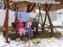 [P06] leagan in curte. » foto by dan1977
 - 
<span class="allrVoted glyphicon glyphicon-heart hidden" id="av212120"></span>
<a class="m-l-10 hidden" id="sv212120" onclick="voting_Foto_DelVot(,212120,6418)" role="button">șterge vot <span class="glyphicon glyphicon-remove"></span></a>
<a id="v9212120" class=" c-red"  onclick="voting_Foto_SetVot(212120)" role="button"><span class="glyphicon glyphicon-heart-empty"></span> <b>LIKE</b> = Votează poza</a> <img class="hidden"  id="f212120W9" src="/imagini/loader.gif" border="0" /><span class="AjErrMes hidden" id="e212120ErM"></span>