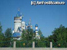 [P13] Copie a castelului din parcul Disney. » foto by lucsim
 - 
<span class="allrVoted glyphicon glyphicon-heart hidden" id="av280928"></span>
<a class="m-l-10 hidden" id="sv280928" onclick="voting_Foto_DelVot(,280928,6437)" role="button">șterge vot <span class="glyphicon glyphicon-remove"></span></a>
<a id="v9280928" class=" c-red"  onclick="voting_Foto_SetVot(280928)" role="button"><span class="glyphicon glyphicon-heart-empty"></span> <b>LIKE</b> = Votează poza</a> <img class="hidden"  id="f280928W9" src="/imagini/loader.gif" border="0" /><span class="AjErrMes hidden" id="e280928ErM"></span>