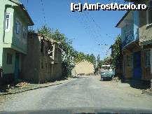 [P04] Localitatea Engilli desprinsa parca dintr-o alta lume. Ne intrebam uneori cum de mai stateau in picioare unele cladiri, gradul lor de degradare fiind destul de avansat. Spre surprinderea noastra erau si locuite. » foto by lucsim
 - 
<span class="allrVoted glyphicon glyphicon-heart hidden" id="av280900"></span>
<a class="m-l-10 hidden" id="sv280900" onclick="voting_Foto_DelVot(,280900,6437)" role="button">șterge vot <span class="glyphicon glyphicon-remove"></span></a>
<a id="v9280900" class=" c-red"  onclick="voting_Foto_SetVot(280900)" role="button"><span class="glyphicon glyphicon-heart-empty"></span> <b>LIKE</b> = Votează poza</a> <img class="hidden"  id="f280900W9" src="/imagini/loader.gif" border="0" /><span class="AjErrMes hidden" id="e280900ErM"></span>