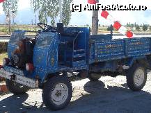 [P06] Un model de tractoras foarte popular in aceasta parte a Turciei cu care isi carau recoltele de pe camp. » foto by lucsim
 - 
<span class="allrVoted glyphicon glyphicon-heart hidden" id="av280903"></span>
<a class="m-l-10 hidden" id="sv280903" onclick="voting_Foto_DelVot(,280903,6437)" role="button">șterge vot <span class="glyphicon glyphicon-remove"></span></a>
<a id="v9280903" class=" c-red"  onclick="voting_Foto_SetVot(280903)" role="button"><span class="glyphicon glyphicon-heart-empty"></span> <b>LIKE</b> = Votează poza</a> <img class="hidden"  id="f280903W9" src="/imagini/loader.gif" border="0" /><span class="AjErrMes hidden" id="e280903ErM"></span>