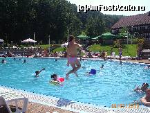 [P06] Aceeasi piscina dar difera unghiul » foto by antonica
 - 
<span class="allrVoted glyphicon glyphicon-heart hidden" id="av99897"></span>
<a class="m-l-10 hidden" id="sv99897" onclick="voting_Foto_DelVot(,99897,6470)" role="button">șterge vot <span class="glyphicon glyphicon-remove"></span></a>
<a id="v999897" class=" c-red"  onclick="voting_Foto_SetVot(99897)" role="button"><span class="glyphicon glyphicon-heart-empty"></span> <b>LIKE</b> = Votează poza</a> <img class="hidden"  id="f99897W9" src="/imagini/loader.gif" border="0" /><span class="AjErrMes hidden" id="e99897ErM"></span>