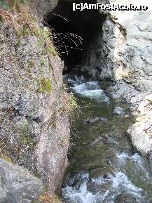 [P20] Tunelul din care iese cascada. » foto by ninaa
 - 
<span class="allrVoted glyphicon glyphicon-heart hidden" id="av169015"></span>
<a class="m-l-10 hidden" id="sv169015" onclick="voting_Foto_DelVot(,169015,6480)" role="button">șterge vot <span class="glyphicon glyphicon-remove"></span></a>
<a id="v9169015" class=" c-red"  onclick="voting_Foto_SetVot(169015)" role="button"><span class="glyphicon glyphicon-heart-empty"></span> <b>LIKE</b> = Votează poza</a> <img class="hidden"  id="f169015W9" src="/imagini/loader.gif" border="0" /><span class="AjErrMes hidden" id="e169015ErM"></span>
