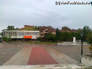 [P05] Hotelul Balkan Hellas vazut din piateta din centrul statiunii Leptokaria - septembrie 2012 » foto by calator65
 - 
<span class="allrVoted glyphicon glyphicon-heart hidden" id="av567936"></span>
<a class="m-l-10 hidden" id="sv567936" onclick="voting_Foto_DelVot(,567936,6511)" role="button">șterge vot <span class="glyphicon glyphicon-remove"></span></a>
<a id="v9567936" class=" c-red"  onclick="voting_Foto_SetVot(567936)" role="button"><span class="glyphicon glyphicon-heart-empty"></span> <b>LIKE</b> = Votează poza</a> <img class="hidden"  id="f567936W9" src="/imagini/loader.gif" border="0" /><span class="AjErrMes hidden" id="e567936ErM"></span>
