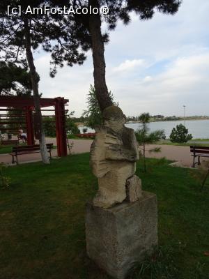 [P04] Monument în Parcul „Faleza Techirghiol”.  » foto by tata123 🔱
 - 
<span class="allrVoted glyphicon glyphicon-heart hidden" id="av1021919"></span>
<a class="m-l-10 hidden" id="sv1021919" onclick="voting_Foto_DelVot(,1021919,6514)" role="button">șterge vot <span class="glyphicon glyphicon-remove"></span></a>
<a id="v91021919" class=" c-red"  onclick="voting_Foto_SetVot(1021919)" role="button"><span class="glyphicon glyphicon-heart-empty"></span> <b>LIKE</b> = Votează poza</a> <img class="hidden"  id="f1021919W9" src="/imagini/loader.gif" border="0" /><span class="AjErrMes hidden" id="e1021919ErM"></span>