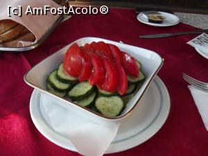 [P22] Apoi salata si painea » foto by mishu
 - 
<span class="allrVoted glyphicon glyphicon-heart hidden" id="av800302"></span>
<a class="m-l-10 hidden" id="sv800302" onclick="voting_Foto_DelVot(,800302,6521)" role="button">șterge vot <span class="glyphicon glyphicon-remove"></span></a>
<a id="v9800302" class=" c-red"  onclick="voting_Foto_SetVot(800302)" role="button"><span class="glyphicon glyphicon-heart-empty"></span> <b>LIKE</b> = Votează poza</a> <img class="hidden"  id="f800302W9" src="/imagini/loader.gif" border="0" /><span class="AjErrMes hidden" id="e800302ErM"></span>