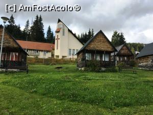 [P06] Harghita Băi-în fundal biserica modernă » foto by AZE
 - 
<span class="allrVoted glyphicon glyphicon-heart hidden" id="av1338140"></span>
<a class="m-l-10 hidden" id="sv1338140" onclick="voting_Foto_DelVot(,1338140,6532)" role="button">șterge vot <span class="glyphicon glyphicon-remove"></span></a>
<a id="v91338140" class=" c-red"  onclick="voting_Foto_SetVot(1338140)" role="button"><span class="glyphicon glyphicon-heart-empty"></span> <b>LIKE</b> = Votează poza</a> <img class="hidden"  id="f1338140W9" src="/imagini/loader.gif" border="0" /><span class="AjErrMes hidden" id="e1338140ErM"></span>