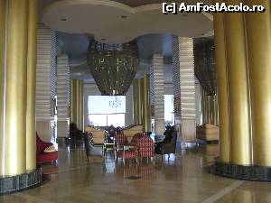 [P02] Lobby receptie » foto by homejade*
 - 
<span class="allrVoted glyphicon glyphicon-heart hidden" id="av560050"></span>
<a class="m-l-10 hidden" id="sv560050" onclick="voting_Foto_DelVot(,560050,6534)" role="button">șterge vot <span class="glyphicon glyphicon-remove"></span></a>
<a id="v9560050" class=" c-red"  onclick="voting_Foto_SetVot(560050)" role="button"><span class="glyphicon glyphicon-heart-empty"></span> <b>LIKE</b> = Votează poza</a> <img class="hidden"  id="f560050W9" src="/imagini/loader.gif" border="0" /><span class="AjErrMes hidden" id="e560050ErM"></span>
