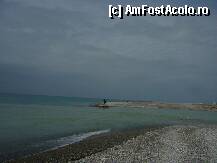 [P07] Turcia, Alanya, aici e gura de varsare a raului Alara in Marea Mediterana, in fundal e vad curentii ce imping raul spre tarm. Nu exista podet, trebuie sa iesiti spre sosea pentru a traversa podul peste rau si apoi sa mergeti pe malul raului pana la mare. » foto by magdalena
 - 
<span class="allrVoted glyphicon glyphicon-heart hidden" id="av200880"></span>
<a class="m-l-10 hidden" id="sv200880" onclick="voting_Foto_DelVot(,200880,6591)" role="button">șterge vot <span class="glyphicon glyphicon-remove"></span></a>
<a id="v9200880" class=" c-red"  onclick="voting_Foto_SetVot(200880)" role="button"><span class="glyphicon glyphicon-heart-empty"></span> <b>LIKE</b> = Votează poza</a> <img class="hidden"  id="f200880W9" src="/imagini/loader.gif" border="0" /><span class="AjErrMes hidden" id="e200880ErM"></span>