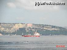 [P55] o mica ambarcatiune cu motor face mai multe valuri decat vaporul din departare » foto by cosminp
 - 
<span class="allrVoted glyphicon glyphicon-heart hidden" id="av104865"></span>
<a class="m-l-10 hidden" id="sv104865" onclick="voting_Foto_DelVot(,104865,6593)" role="button">șterge vot <span class="glyphicon glyphicon-remove"></span></a>
<a id="v9104865" class=" c-red"  onclick="voting_Foto_SetVot(104865)" role="button"><span class="glyphicon glyphicon-heart-empty"></span> <b>LIKE</b> = Votează poza</a> <img class="hidden"  id="f104865W9" src="/imagini/loader.gif" border="0" /><span class="AjErrMes hidden" id="e104865ErM"></span>