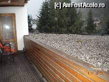 [P06] Balcon comun cu alte camere. Specific hotelurilor din Austria. » foto by Alina Morar
 - 
<span class="allrVoted glyphicon glyphicon-heart hidden" id="av104197"></span>
<a class="m-l-10 hidden" id="sv104197" onclick="voting_Foto_DelVot(,104197,6595)" role="button">șterge vot <span class="glyphicon glyphicon-remove"></span></a>
<a id="v9104197" class=" c-red"  onclick="voting_Foto_SetVot(104197)" role="button"><span class="glyphicon glyphicon-heart-empty"></span> <b>LIKE</b> = Votează poza</a> <img class="hidden"  id="f104197W9" src="/imagini/loader.gif" border="0" /><span class="AjErrMes hidden" id="e104197ErM"></span>