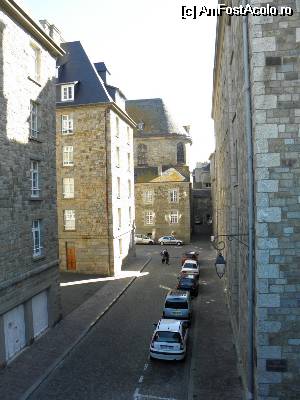 [P31] St Malo a fost bombardat de americani in al doilea razboi mondial, deoarece au crezut ca aici stationeaza mii de soldati germani, insa totul s-a dovedit a fi o minciuna. centrul a fost construit rapid imediat dupa al doilea razboi mondial.  » foto by Alesana29
 - 
<span class="allrVoted glyphicon glyphicon-heart hidden" id="av523428"></span>
<a class="m-l-10 hidden" id="sv523428" onclick="voting_Foto_DelVot(,523428,6625)" role="button">șterge vot <span class="glyphicon glyphicon-remove"></span></a>
<a id="v9523428" class=" c-red"  onclick="voting_Foto_SetVot(523428)" role="button"><span class="glyphicon glyphicon-heart-empty"></span> <b>LIKE</b> = Votează poza</a> <img class="hidden"  id="f523428W9" src="/imagini/loader.gif" border="0" /><span class="AjErrMes hidden" id="e523428ErM"></span>