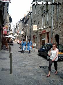 [P05] tobosarele  , in port popular autohton , anuntau o lansare de carte , presupun , sau un alt eveniment de acest gen » foto by ileana45
 - 
<span class="allrVoted glyphicon glyphicon-heart hidden" id="av215302"></span>
<a class="m-l-10 hidden" id="sv215302" onclick="voting_Foto_DelVot(,215302,6625)" role="button">șterge vot <span class="glyphicon glyphicon-remove"></span></a>
<a id="v9215302" class=" c-red"  onclick="voting_Foto_SetVot(215302)" role="button"><span class="glyphicon glyphicon-heart-empty"></span> <b>LIKE</b> = Votează poza</a> <img class="hidden"  id="f215302W9" src="/imagini/loader.gif" border="0" /><span class="AjErrMes hidden" id="e215302ErM"></span>