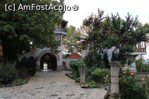 [P06] Ostrov, Sat Galița, Mănăstirea Dervent, Clopotnița, Lumânărarul și Arhondaricul vegheate de un tei imens, suntem în interior.... » foto by mprofeanu
 - 
<span class="allrVoted glyphicon glyphicon-heart hidden" id="av1218894"></span>
<a class="m-l-10 hidden" id="sv1218894" onclick="voting_Foto_DelVot(,1218894,6633)" role="button">șterge vot <span class="glyphicon glyphicon-remove"></span></a>
<a id="v91218894" class=" c-red"  onclick="voting_Foto_SetVot(1218894)" role="button"><span class="glyphicon glyphicon-heart-empty"></span> <b>LIKE</b> = Votează poza</a> <img class="hidden"  id="f1218894W9" src="/imagini/loader.gif" border="0" /><span class="AjErrMes hidden" id="e1218894ErM"></span>