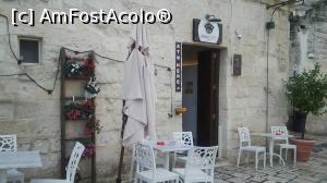 [P32] Cafenea din Sasso Caveoso » foto by k-lator
 - 
<span class="allrVoted glyphicon glyphicon-heart hidden" id="av1214146"></span>
<a class="m-l-10 hidden" id="sv1214146" onclick="voting_Foto_DelVot(,1214146,6642)" role="button">șterge vot <span class="glyphicon glyphicon-remove"></span></a>
<a id="v91214146" class=" c-red"  onclick="voting_Foto_SetVot(1214146)" role="button"><span class="glyphicon glyphicon-heart-empty"></span> <b>LIKE</b> = Votează poza</a> <img class="hidden"  id="f1214146W9" src="/imagini/loader.gif" border="0" /><span class="AjErrMes hidden" id="e1214146ErM"></span>