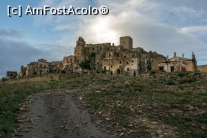 [P05] Craco, doar pasarile mai populeaza orasul » foto by IoanaV
 - 
<span class="allrVoted glyphicon glyphicon-heart hidden" id="av888077"></span>
<a class="m-l-10 hidden" id="sv888077" onclick="voting_Foto_DelVot(,888077,6642)" role="button">șterge vot <span class="glyphicon glyphicon-remove"></span></a>
<a id="v9888077" class=" c-red"  onclick="voting_Foto_SetVot(888077)" role="button"><span class="glyphicon glyphicon-heart-empty"></span> <b>LIKE</b> = Votează poza</a> <img class="hidden"  id="f888077W9" src="/imagini/loader.gif" border="0" /><span class="AjErrMes hidden" id="e888077ErM"></span>