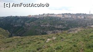 [P85] Și o vedere către Matera, orașul nou de pe platoul Parcului Național Murgia.  » foto by Aurici
 - 
<span class="allrVoted glyphicon glyphicon-heart hidden" id="av738534"></span>
<a class="m-l-10 hidden" id="sv738534" onclick="voting_Foto_DelVot(,738534,6642)" role="button">șterge vot <span class="glyphicon glyphicon-remove"></span></a>
<a id="v9738534" class=" c-red"  onclick="voting_Foto_SetVot(738534)" role="button"><span class="glyphicon glyphicon-heart-empty"></span> <b>LIKE</b> = Votează poza</a> <img class="hidden"  id="f738534W9" src="/imagini/loader.gif" border="0" /><span class="AjErrMes hidden" id="e738534ErM"></span>