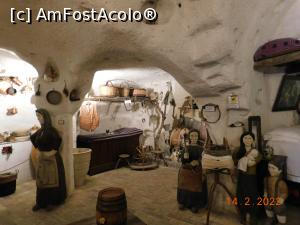 [P65] L’Antica Casa Grotta: ateliere » foto by irinad
 - 
<span class="allrVoted glyphicon glyphicon-heart hidden" id="av1323905"></span>
<a class="m-l-10 hidden" id="sv1323905" onclick="voting_Foto_DelVot(,1323905,6642)" role="button">șterge vot <span class="glyphicon glyphicon-remove"></span></a>
<a id="v91323905" class=" c-red"  onclick="voting_Foto_SetVot(1323905)" role="button"><span class="glyphicon glyphicon-heart-empty"></span> <b>LIKE</b> = Votează poza</a> <img class="hidden"  id="f1323905W9" src="/imagini/loader.gif" border="0" /><span class="AjErrMes hidden" id="e1323905ErM"></span>